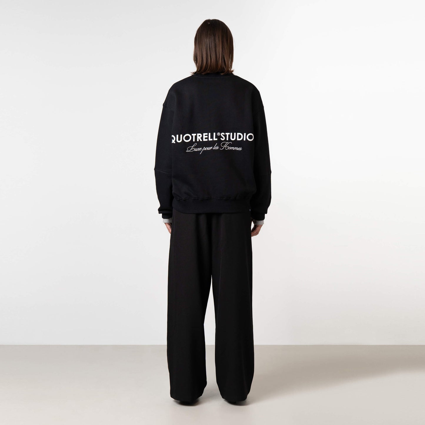 STUDIOS CREWNECK | BLACK/WHITE