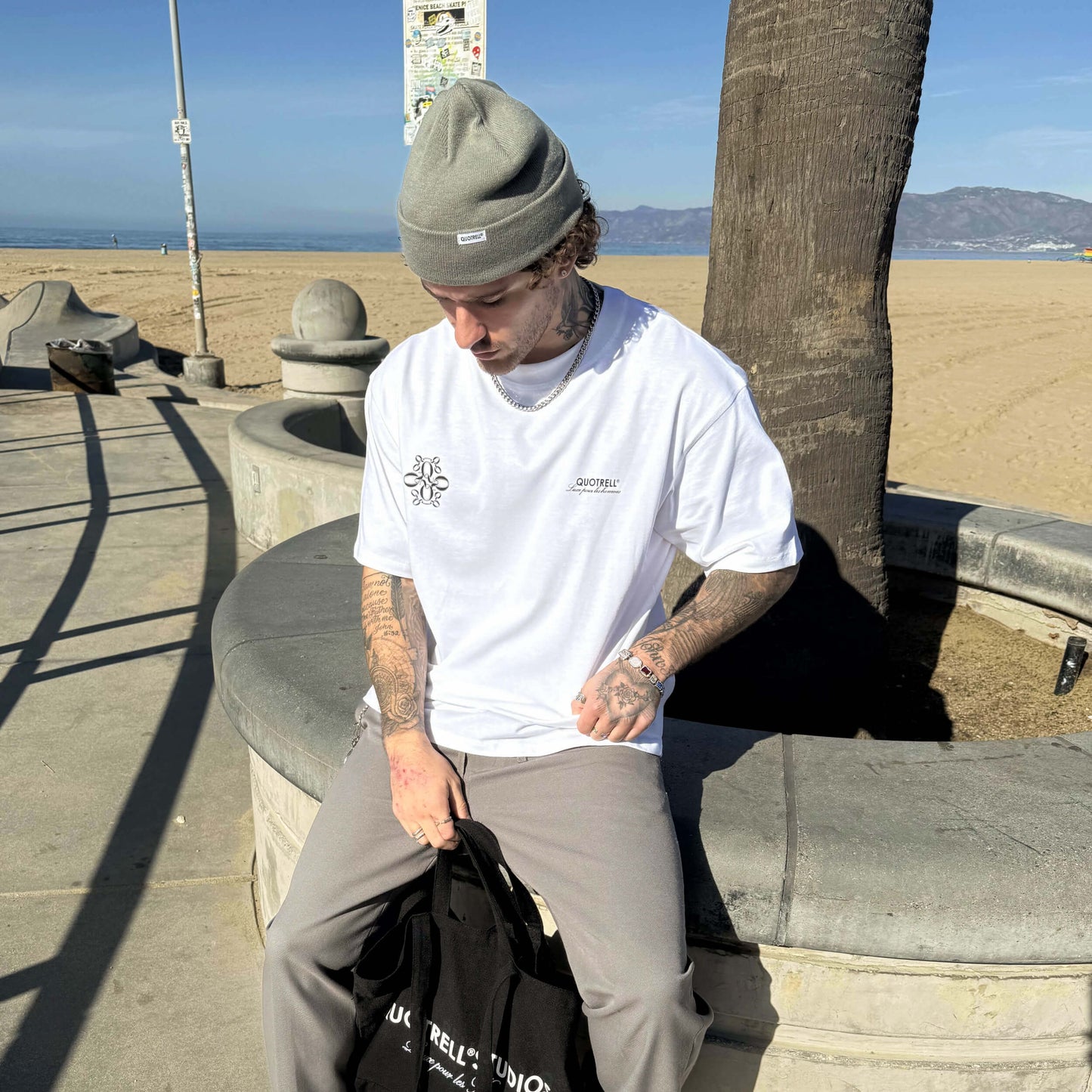 INSIGNIA TEE | WHITE/BLACK