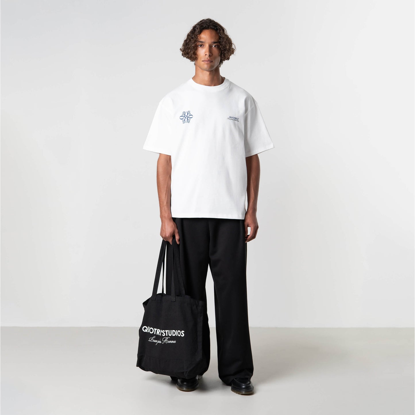 INSIGNIA TEE | WHITE/BLUE