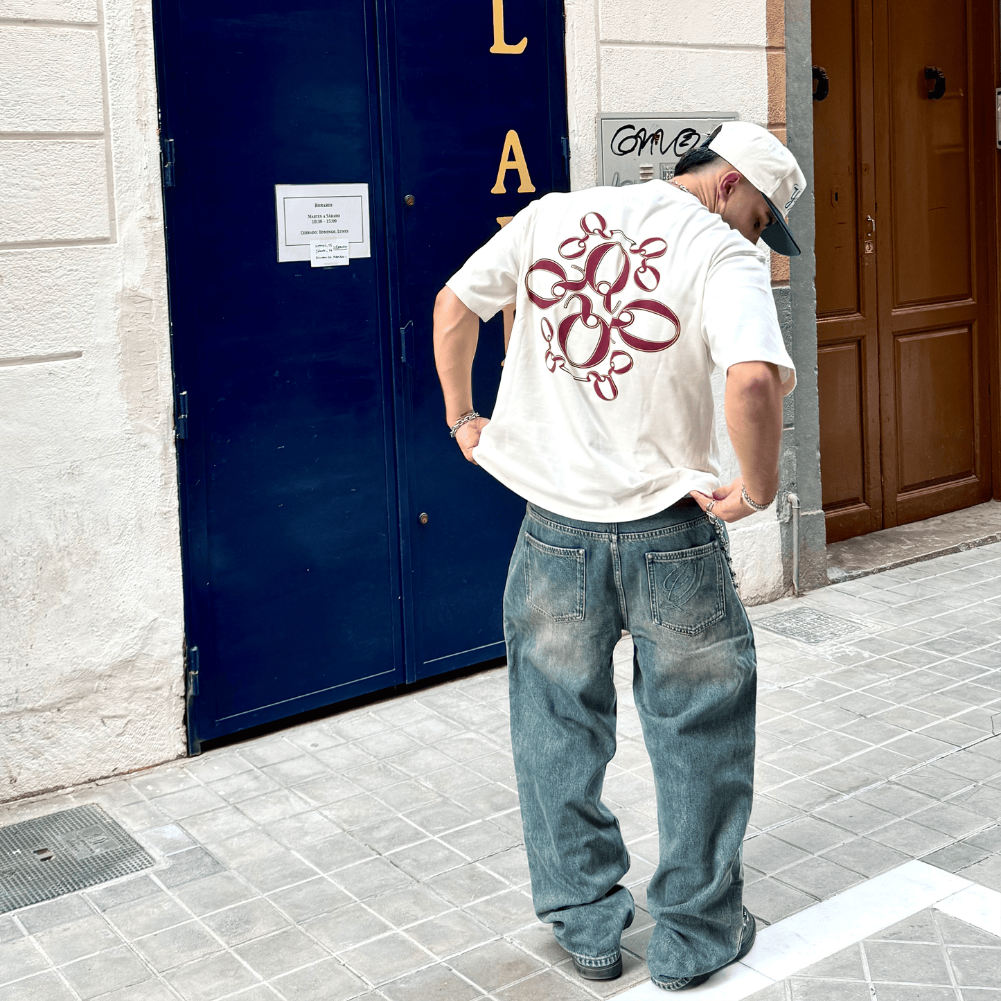 INSIGNIA TEE | OFF WHITE/RED